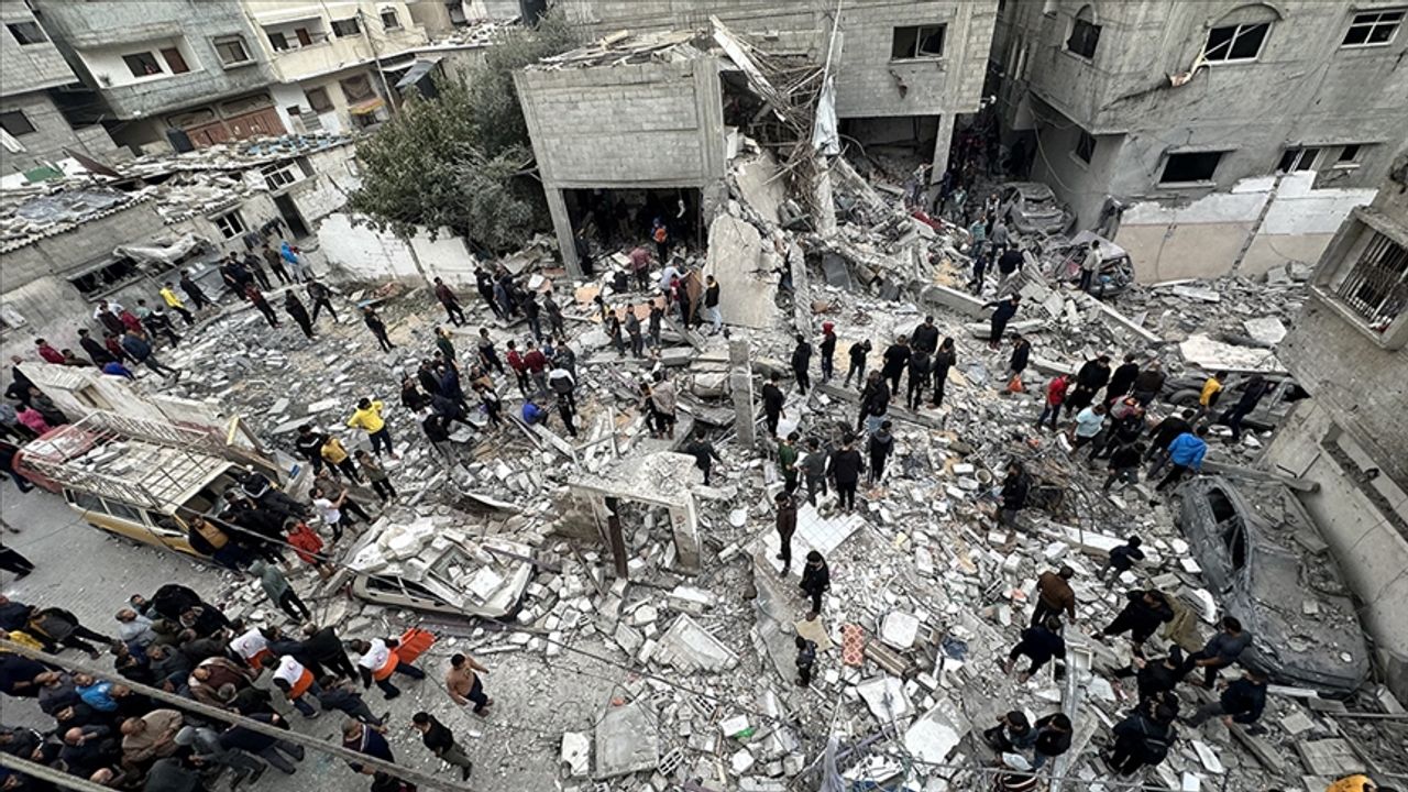 İsrail 45. günde de Gazze'yi aralıksız vurdu