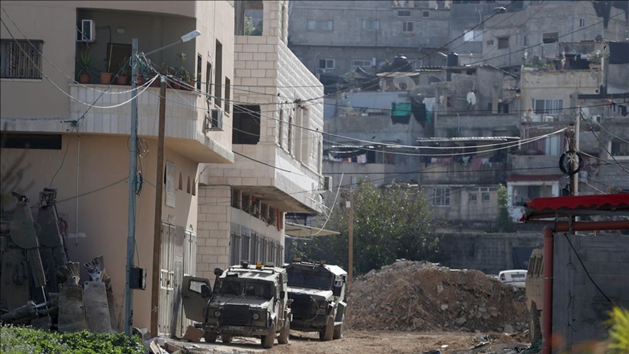 İsrail, Tulkerim kentine baskın düzenledi