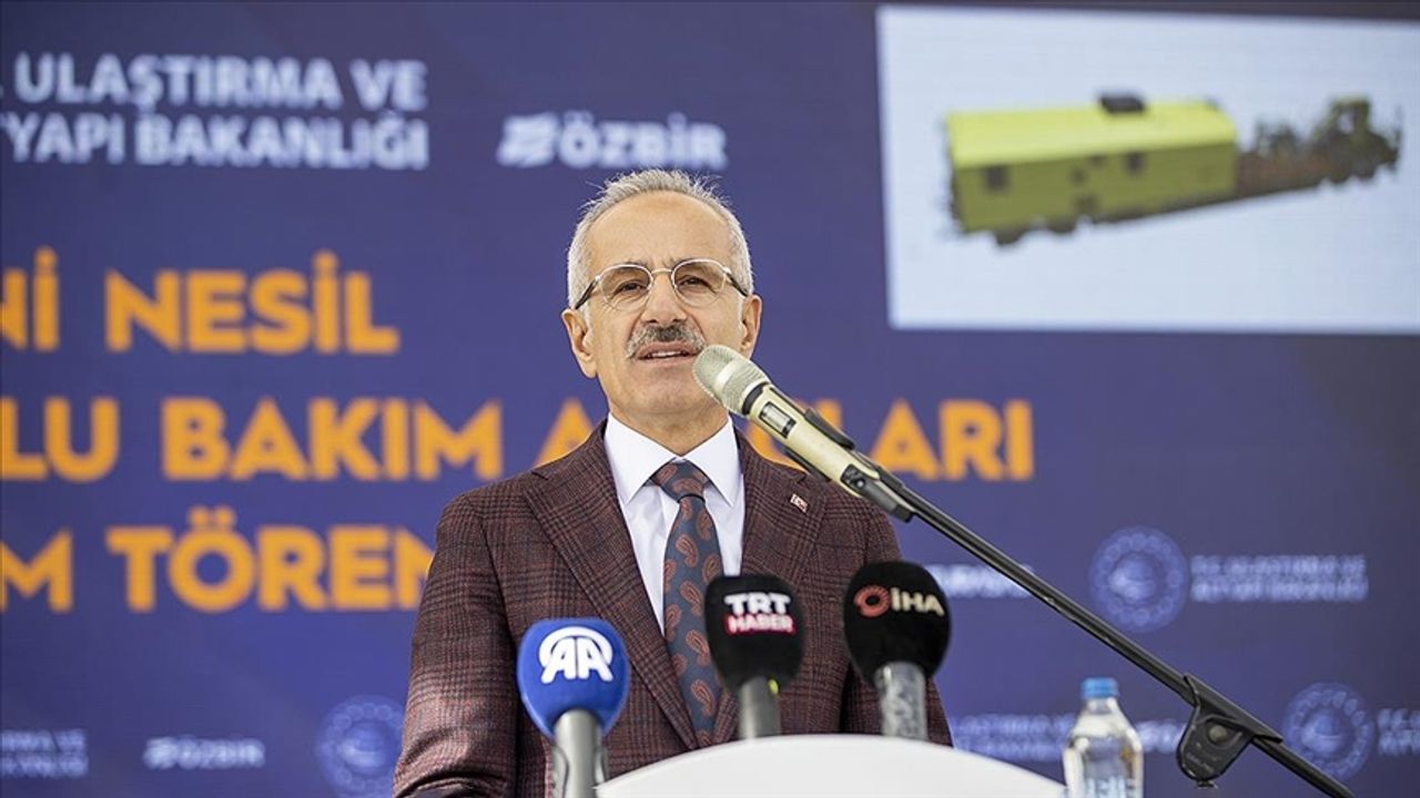 Bakan Uraloğlu: Hızlı tren hizmeti alan il sayımızı 52'ye ulaştıracağız