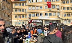 Gazzeli Müslümanlar yararına kermes düzenlendi