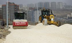 Karaköprü'de yol seferberliği sürüyor