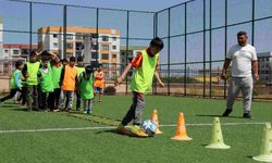 Karaköprü'de çocuklar sporla gelişiyor