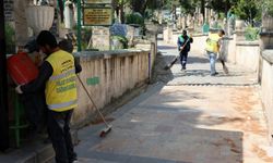 Mezarlıklarda bayram temizliği