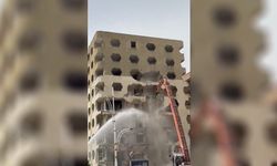Şanlıurfa'da yıkım kurbanı bina yıkılmaya başlandı