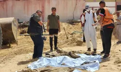 Nasır Hastanesi'nde bulunan toplu mezardan 51 ceset daha çıkarıldı