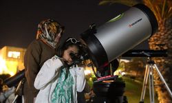   Öğrenciler, gökyüzünü teleskopla izledi