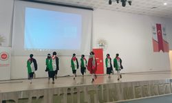 Siverek'te Kur'an Kursu öğrencilerinin dabke gösterisi