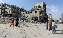 İsrail'in saldırılarını sürdürdüğü Gazze'de can kaybı 34 bin 596'ya çıktı
