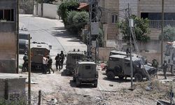 İsrail ordusu, Batı Şeria'da birçok kente baskın düzenledi