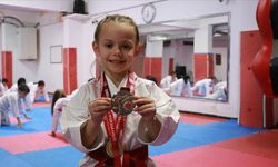 6 yaşındaki Ayza Akgün, Türkiye şampiyonu oldu