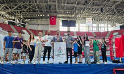 Karaköprülü sporcular madalyalarla dönüyor