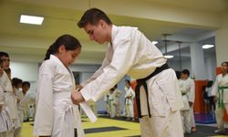 Şanlıurfa’da geleceğin Karatecilerini yetiştiriyor