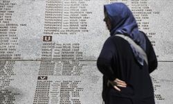 Srebrenitsa'da 14 soykırım kurbanı için mezar yerleri kazıldı