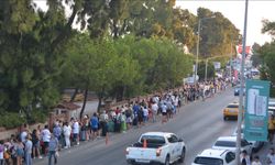 Midilli Adası'na geçişlerde tatil yoğunluğu başladı