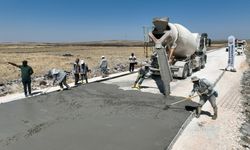 Siverek kırsalında 17 kilometrelik beton yol çalışması