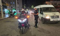 Trafik ekiplerinden kask, egzoz ve plaka denetimi