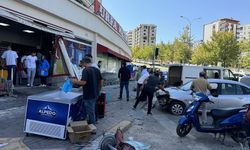 Şanlıurfa'da kontrolden çıkan otomobil markete girdi