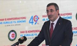 Yılmaz: Çok kazanandan çok, az kazanandan az almak, vergideki temel amacımız