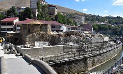 Bitlis'teki tarihi han, hamam ve caminin restorasyonu sürüyor