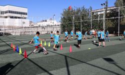 Haliliyeli çocuklardan Futbol Okulu’na yoğun ilgi