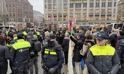 Amsterdam'da Filistin destekçilerine sert polis müdahalesi