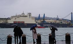 Karadeniz Bölgesi’nde Keşfedilen Doğal Gaz İçin Boru Döşeyecek Olan Gemi İstanbul Boğazı'na Ulaştı