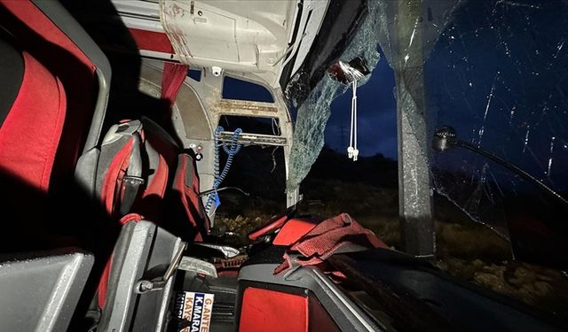 Mersin'de yolcu otobüsü devrildi: 9 ölü
