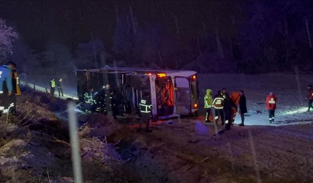 Kastamonu'da yolcu otobüs devrildi: 6 kişi öldü