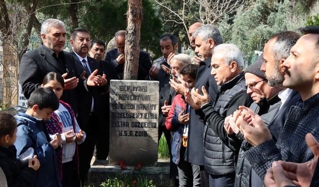  Gazelhan Tenekeci Mahmut mezarı başında anıldı