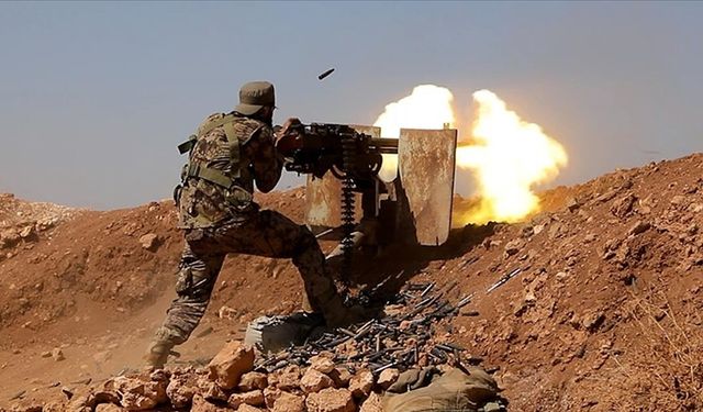 Deyrizor'da aşiretlerle ile ABD destekli PKK/YPG arasında şiddetli çatışmalar