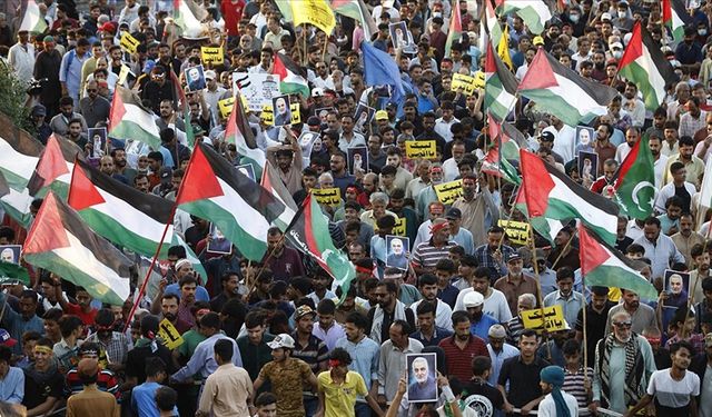 Pakistan'da binlerce kişi Gazze'ye destek için gösteri yaptı