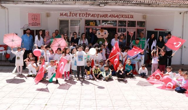 Haliliye'de çocuklara 23 Nisan eğlencesi