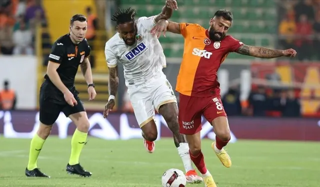 Galatasaray, Alanyaspor'u deplasmanda 4-0 yendi