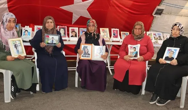 Diyarbakır anneleri Bayramı kavuşma ümidiyle karşılıyor