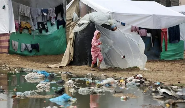 Refah'taki çöp yığınları Filistinlilerin sağlığını tehdit ediyor