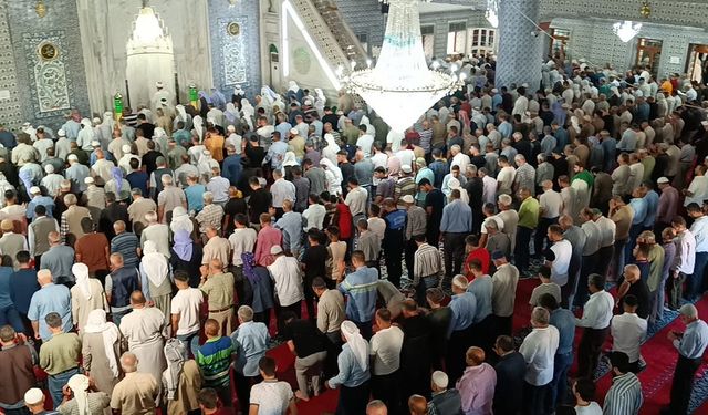 Aktivist Eygi için gıyabi cenaze namazı kılındı