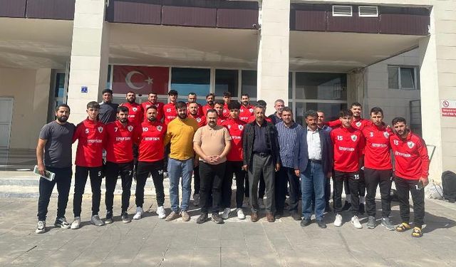 Başkan İnan, futbolcularla kahvaltıda buluştu