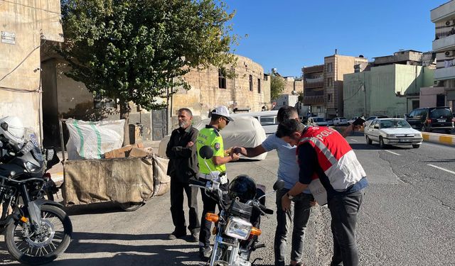 52 Motosiklet trafikten men edildi, 239 sürücüye ceza kesildi