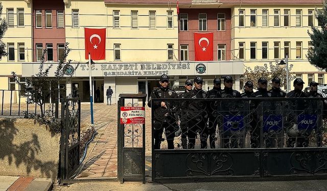 Halfeti'de polislere taşlı saldırıya ilişkin 8 kişi daha yakalandı