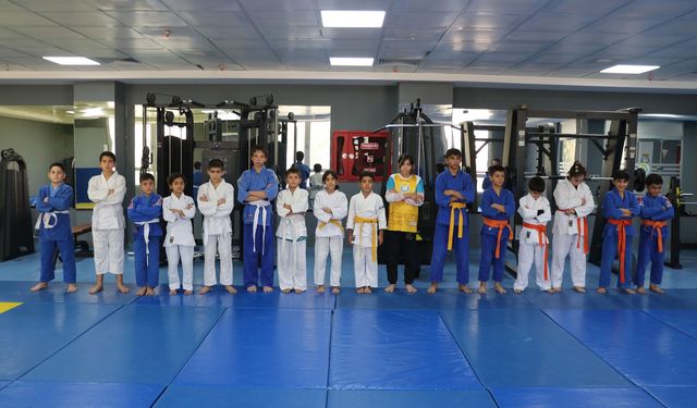 Haliliye Belediyesi judo kursuyla gençlere spor alışkanlığı kazandırıyor