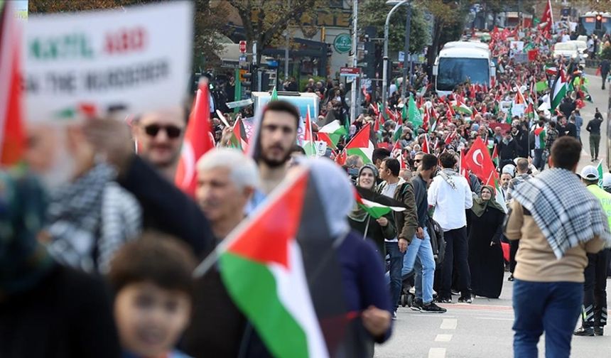 "El Ele Gazze Şeridi" eylemi düzenlendi