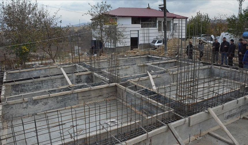 "Yerinde Dönüşüm Projesi" kapsamında evlerin yapımı sürüyor