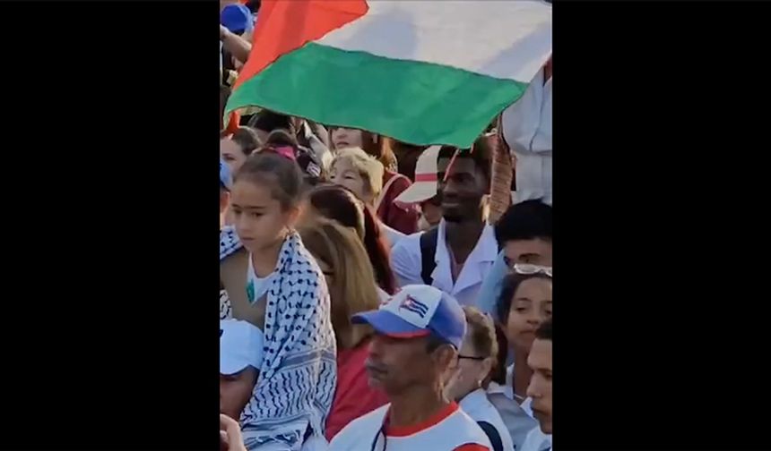 Küba'da binlerce kişi Filistin'e destek için toplandı