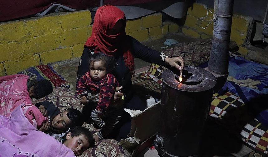 İdlip'te ilk sahur çadırlarda, konteyner kentlerde ve briket evlerde yapıldı