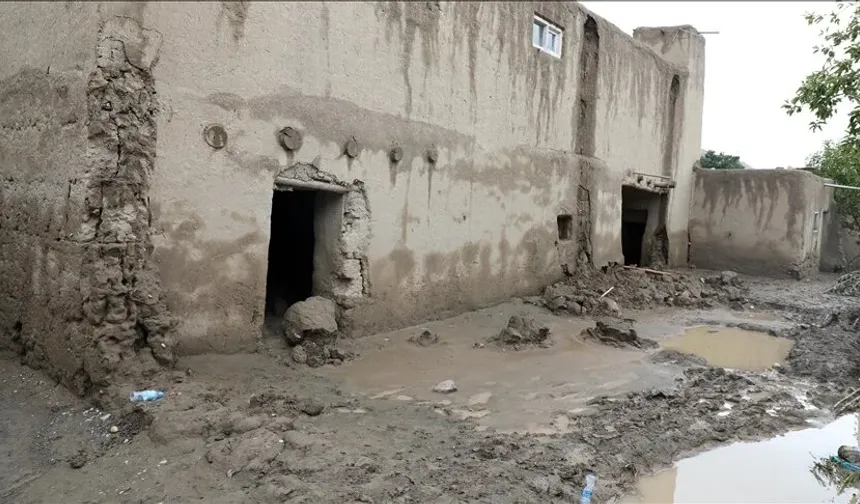 Afganistan'da sel felaketi: 99 Kişi hayatını kaybetti!
