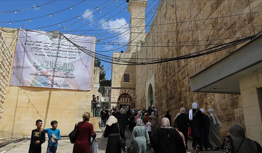 İsrail, Şanlıurfa'nın kardeş şehri El Halil'deki Harem-i İbrahim Camisini kapatıyor