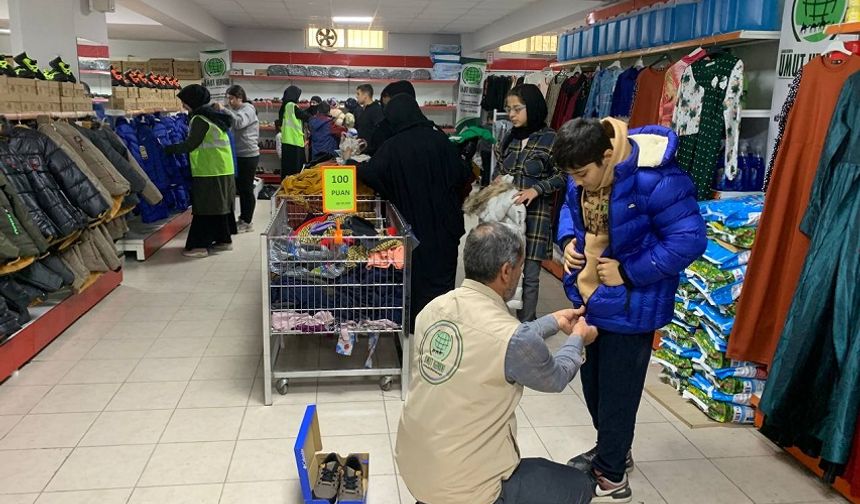 Şanlıurfa Umut Kervanı'ndan çocuklara sıcak dokunuş