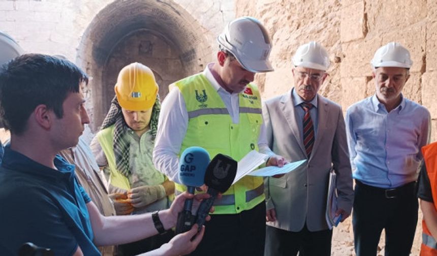 Vali Ayhan, Harran'daki kazı ve restorasyon çalışmaları hakkında bilgi aldı