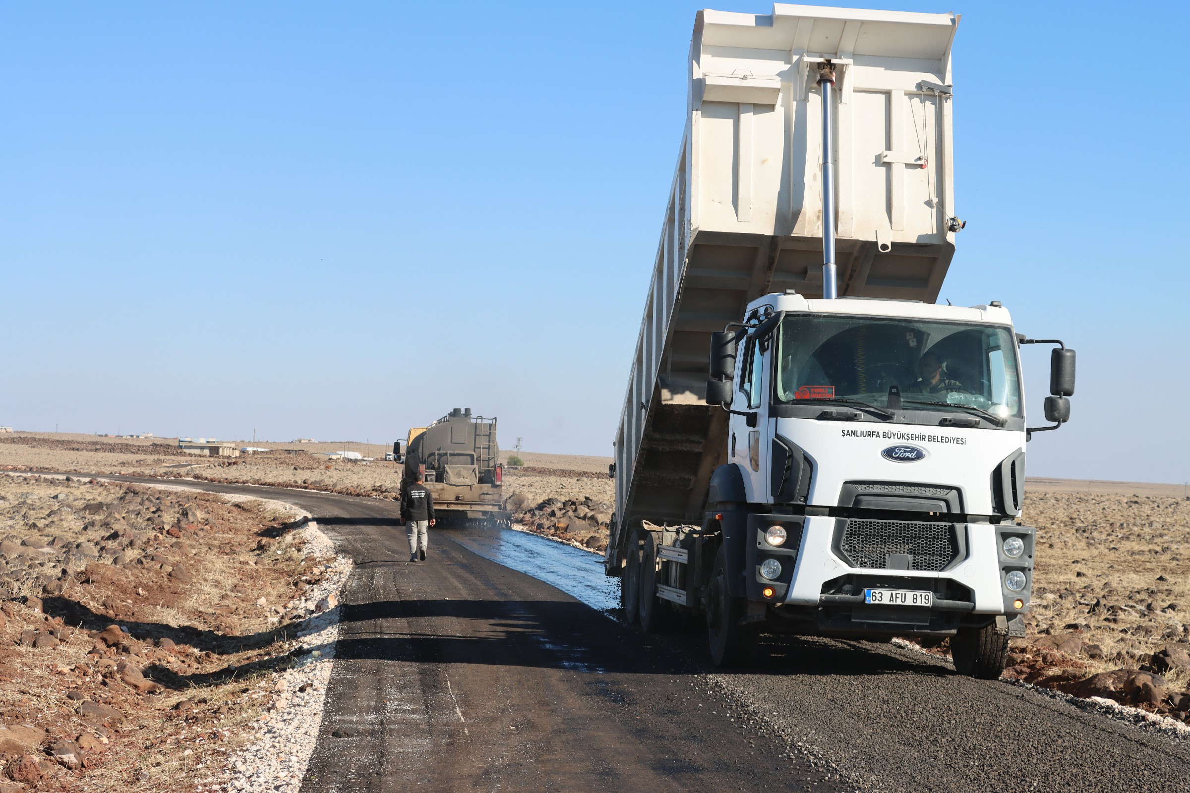 Büyükşehi̇r Vi̇ranşehi̇r Çepni̇ Mahallesi̇’nde Yol Çalişmalarini Tamamladi (10)