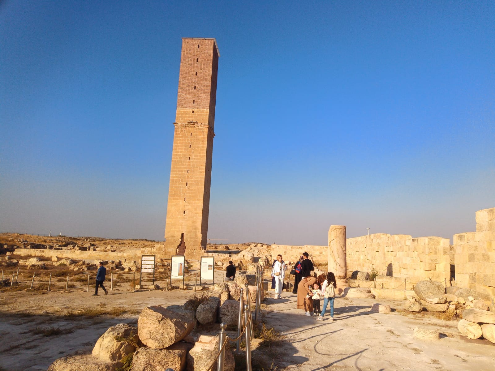 Harran Ulucami Turistler3